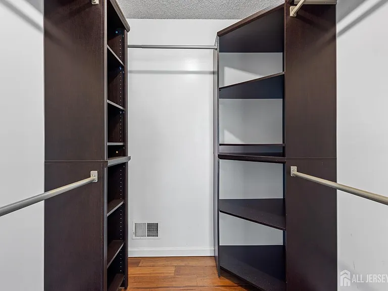 454 Northam Dr — Photo 11