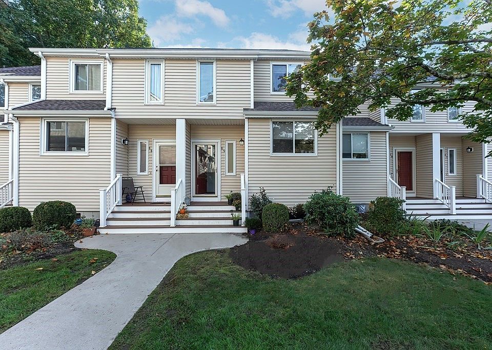 1st image of 89 Gaslight Ln