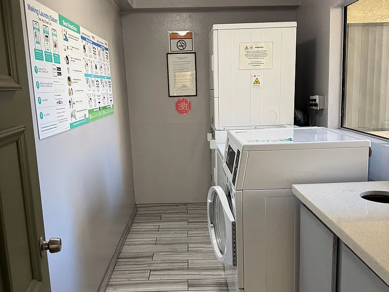 Parkwest Apartments — Photo 5
