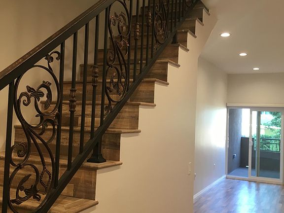 3rd image of 6328 Hazeltine Ave