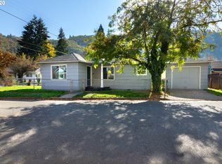 1513 W Brown Ave, Roseburg, OR 97471