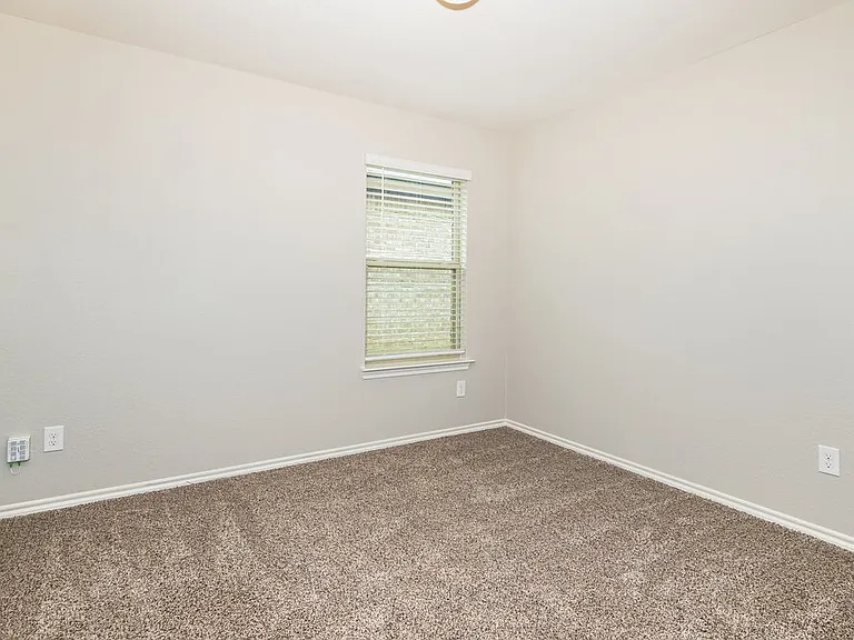 2618 Saldana Dr — Photo 11