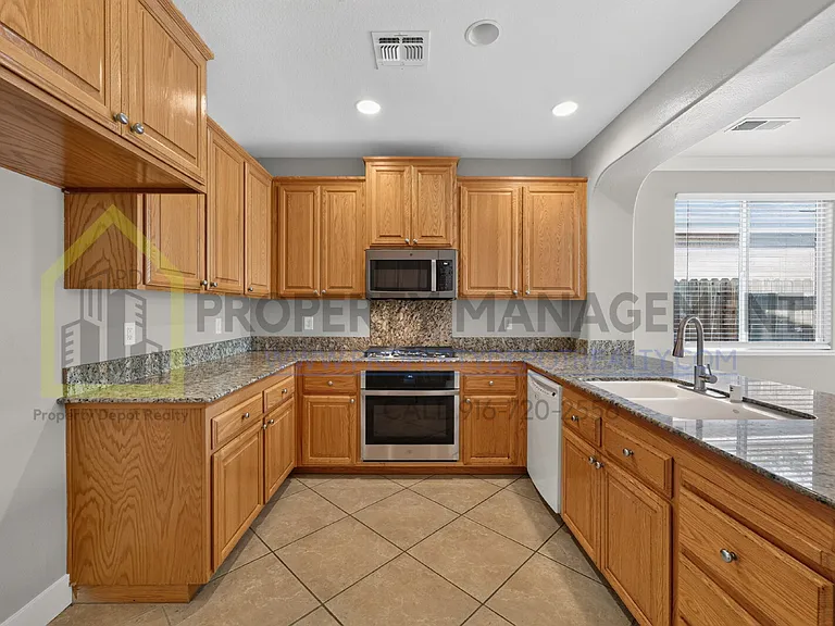 1570 Charm Way — Photo 15