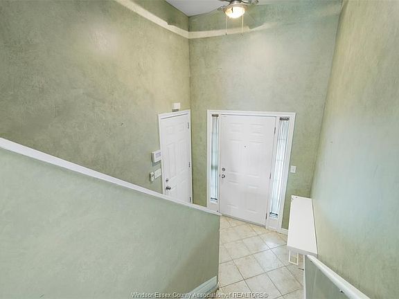 5th image of 2347 Venetian Ave