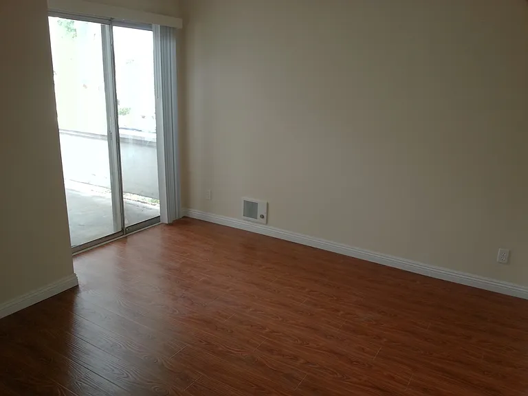 3290 Ashford St #G — Photo 5