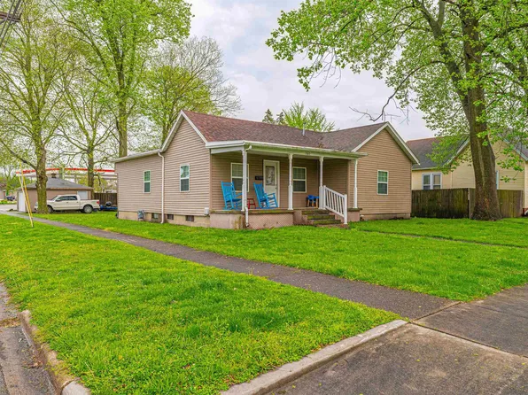 702 Lincoln Ave, Lincoln, IL 62656