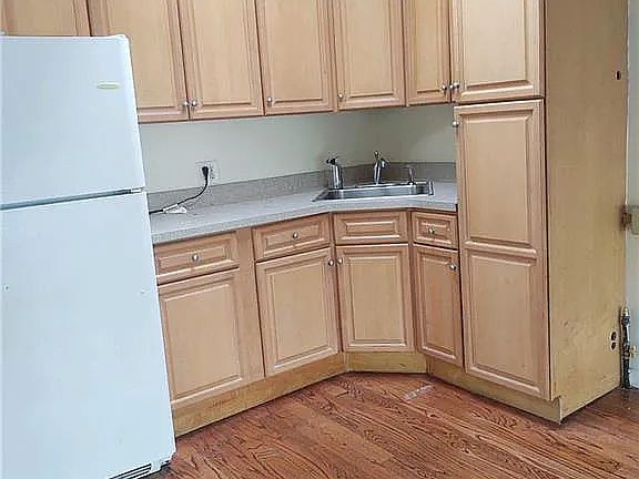 3rd image of 9204 Avenue L #Mix