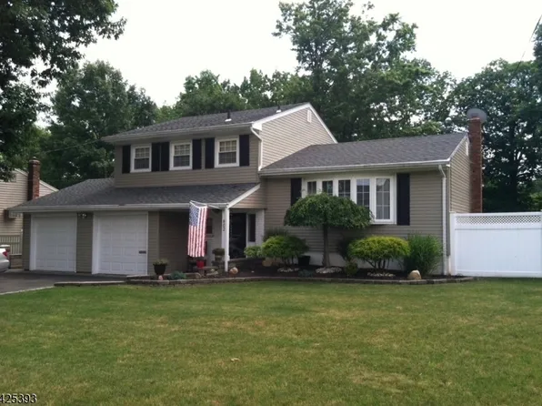 802 Riverbend Dr, Clark Twp., NJ 07066