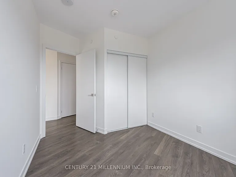 159 Wellesley St E #708 — Photo 27