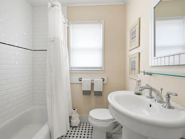 95 Pelham St — Photo 12