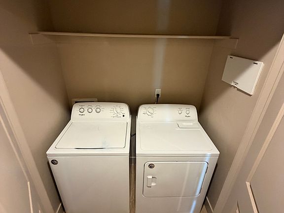 5th image of 1182 W 200 N Unit B307