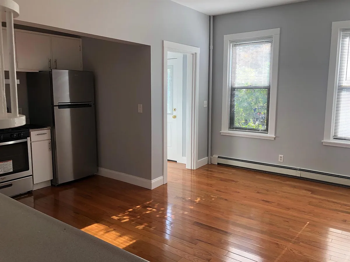 Building Photo - 564 Putnam Ave #1R