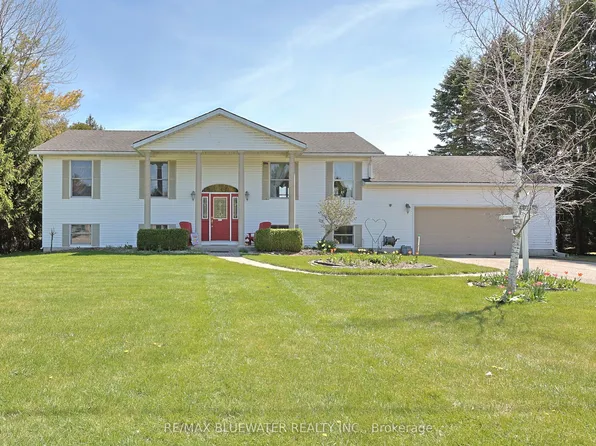 9873 Leonard St, Lambton Shores, ON N0M 1T0