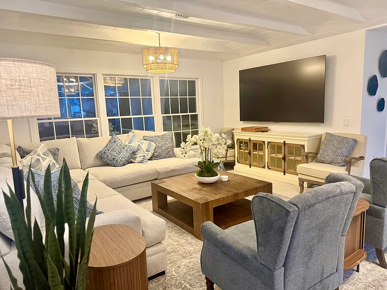 311 Island Cir — Photo 9