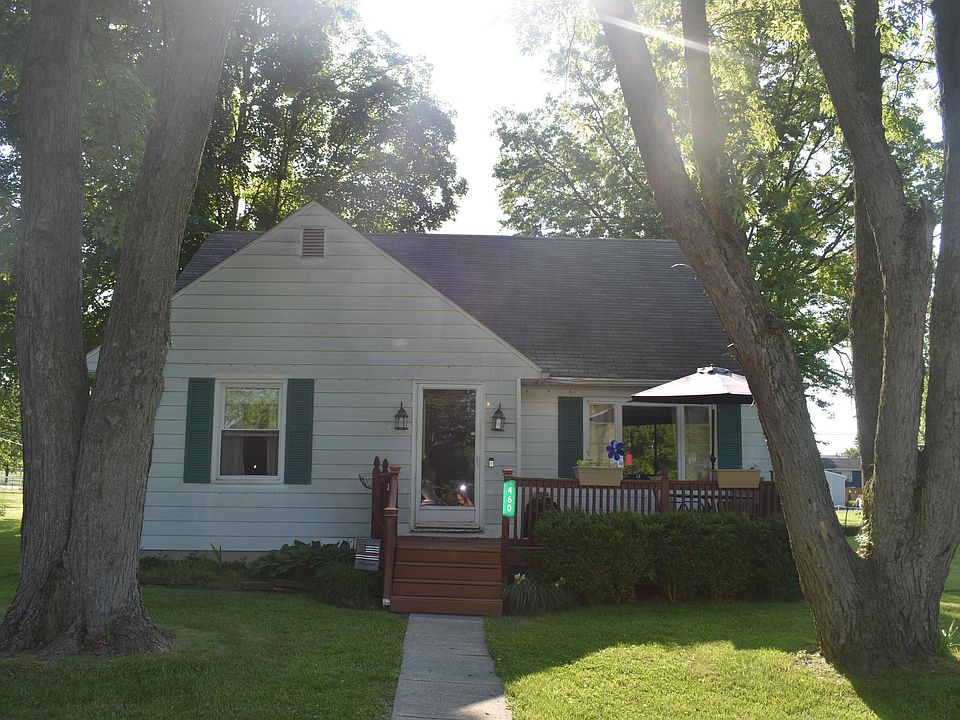 1st image of 460 Forest Lawn Blvd