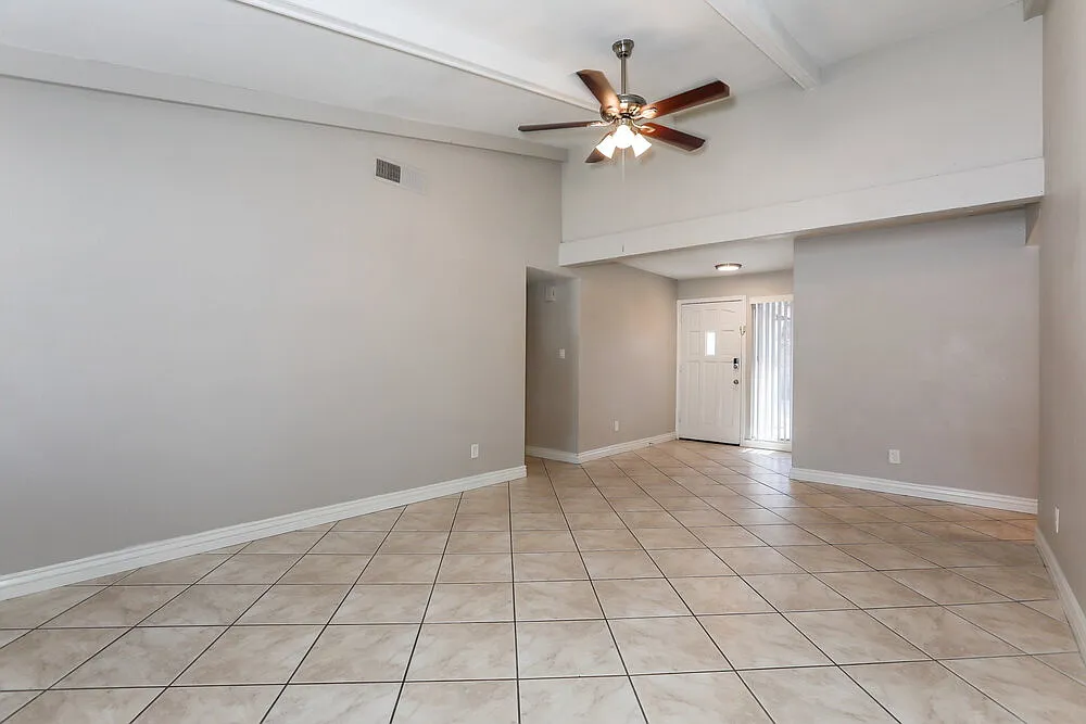 3 bed, 2.0 bath, 1467 sqft, $2,375 — Photo 4