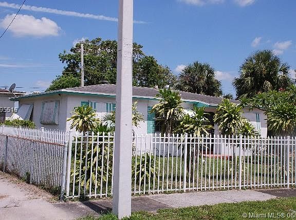 3rd image of 16940 NW 37th Pl