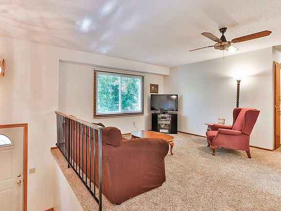 2nd image of 26471 Foxboro Ave