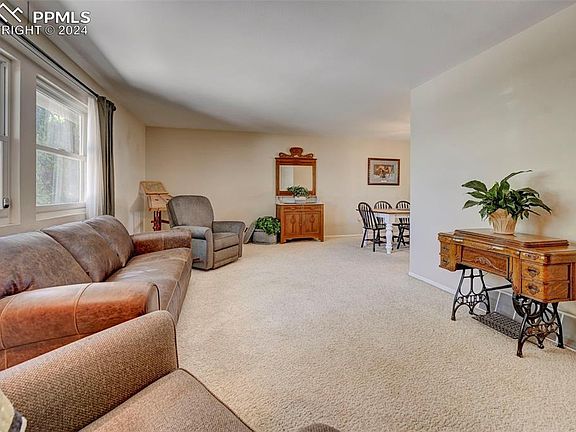 3rd image of 5075 Barcelona Way