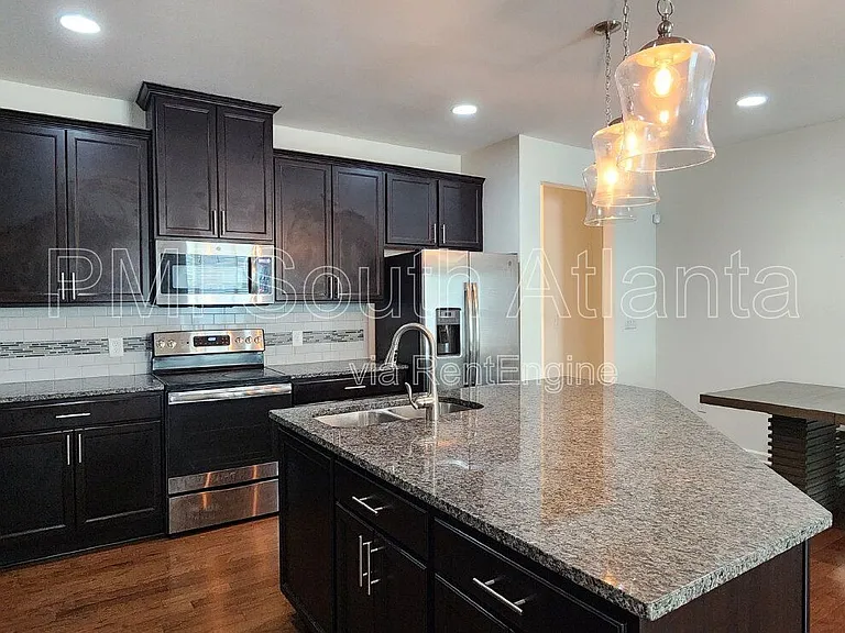 7744 Rutgers Cir — Photo 8