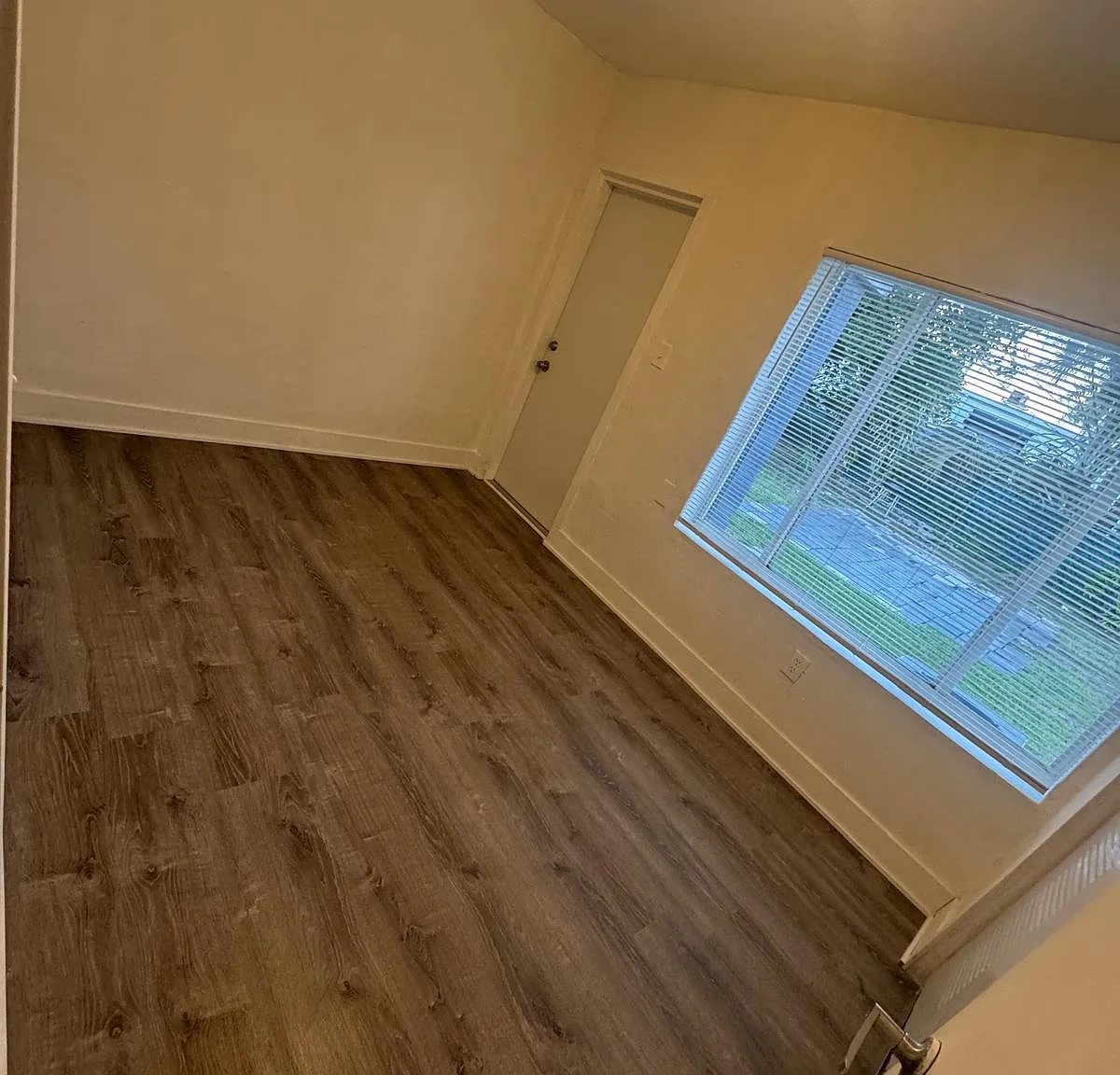 1 bed, 700 sqft, $1,500 — Photo 3