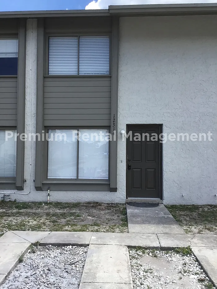 2 bed, 1.5 bath, 1400 sqft, $1,650 — Photo 1