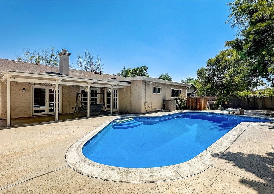 1st image of 15507 La Valle St