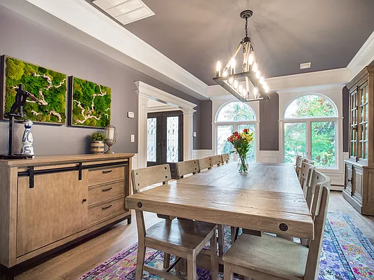 Sold by PRENDAMANO REAL ESTATE | media 9