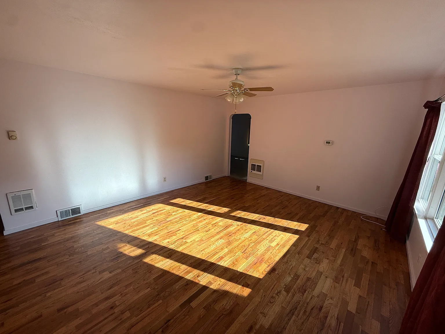3 bed, 1092 sqft, $2,000 — Photo 3