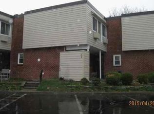 8 W Walk, West Haven, CT 06516