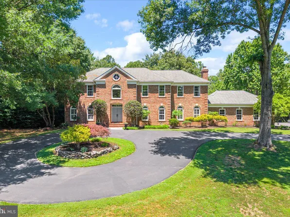 12324 Rivers Edge Dr, Rockville, MD 20854
