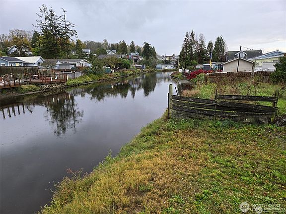 5th image of 7552 Birch Bay Drive