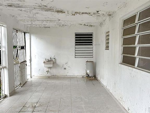 2nd image of 730 Carr #Km