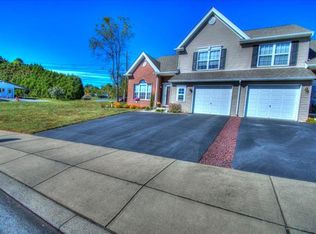 4005 Hemlock Dr, Coplay, PA 18037