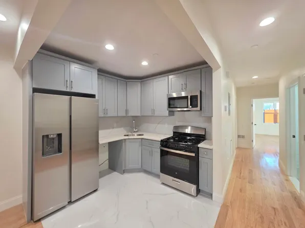 160 Bay 29th St #1, Brooklyn, NY 11214