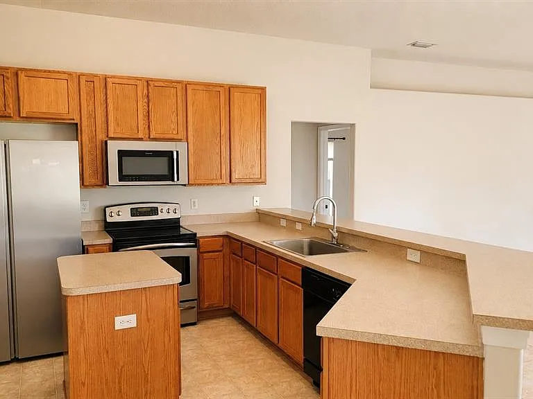 1607 Avondale Ridge Dr — Photo 6