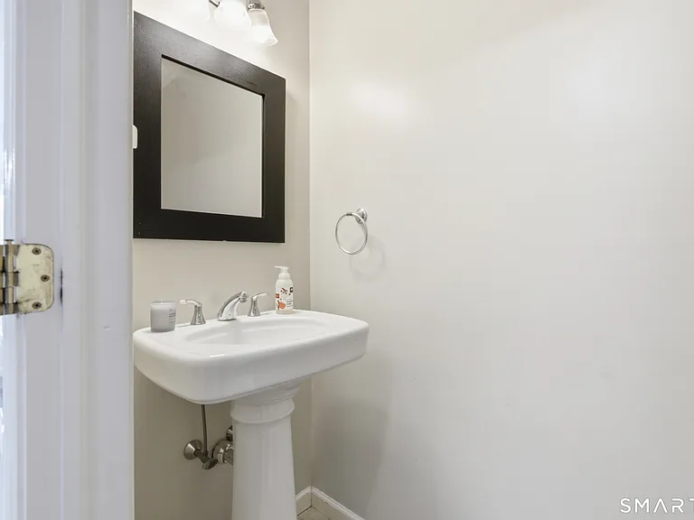 305 Sylvan St — Photo 14
