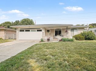 35281 Cathedral Dr, Sterling Heights, MI 48312