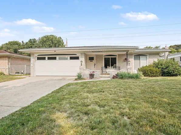 35281 Cathedral Dr, Sterling Heights, MI 48312