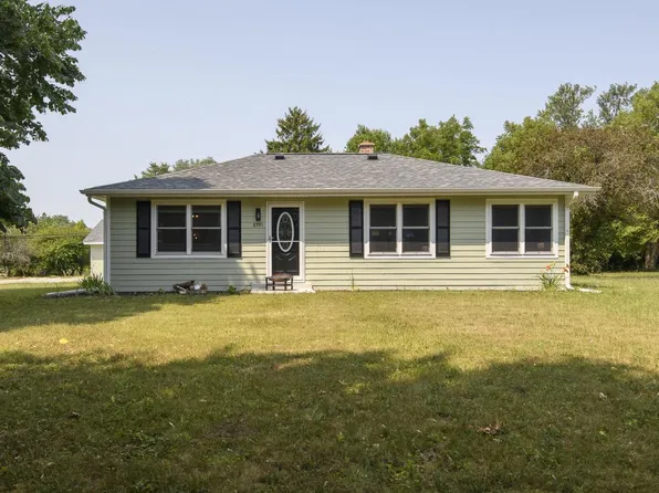 8991 S 29th STREET, Franklin, WI 53132