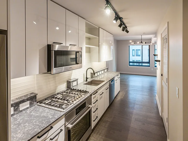 70 N St SE #606 — Photo 2