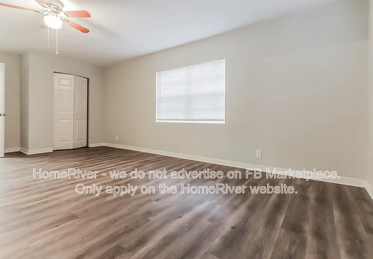 4523 Dolphin Dr — Photo 2