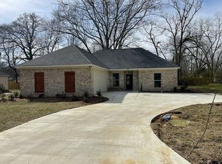 106 Moore Ave, Pelahatchie, MS 39145