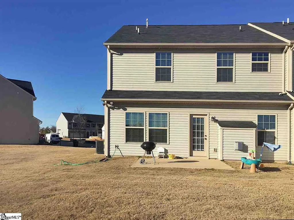 3 bed, 2.5 bath, 1850 sqft, $1,850 — Photo 4