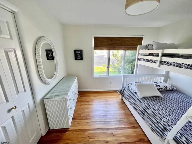 24 Ocean Dr W — Photo 31
