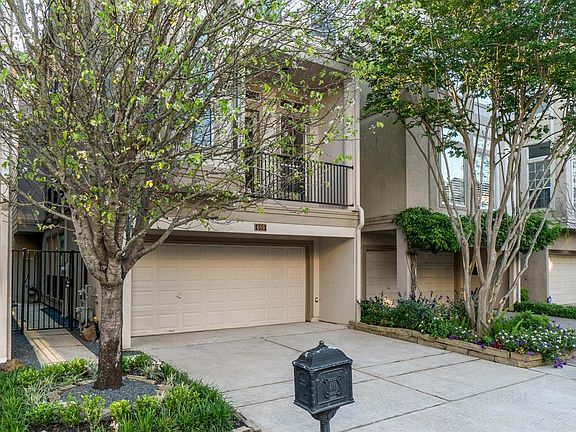 PRIVATE driveway all to your own with a full 2 car garage that is equipped with a garage door opener for fast and easy convenience. NO HOA or MANDATORY MONTHLY SUBDIVISION FEES!!!