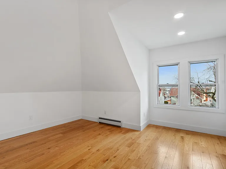 7807 Ridge Blvd #2 — Photo 5
