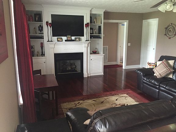 4th image of 561 Crosswood Ct