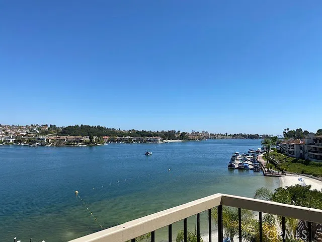 2 bed, 1444 sqft, $4,900 — Photo 2