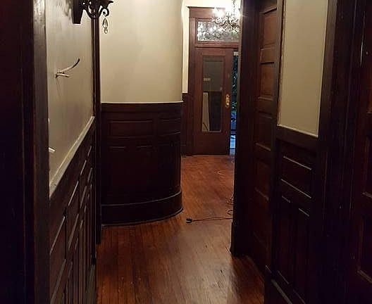 4th image of 2322 Barnard St #1